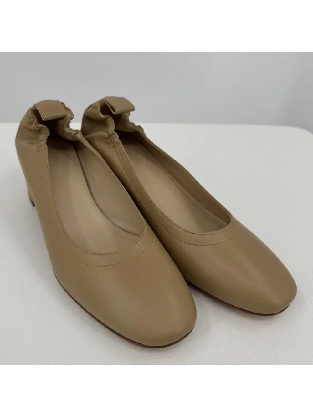 Everlane Italian Leather Day Heel Light Taupe 7.5 Women's Elastic Back Comfort